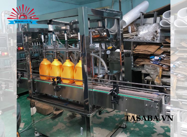 Dây chuyền đóng gói nước giặt Máy chiết rót Máy siết nắp Máy dán nhãn tại Tân Sao Bắc Á