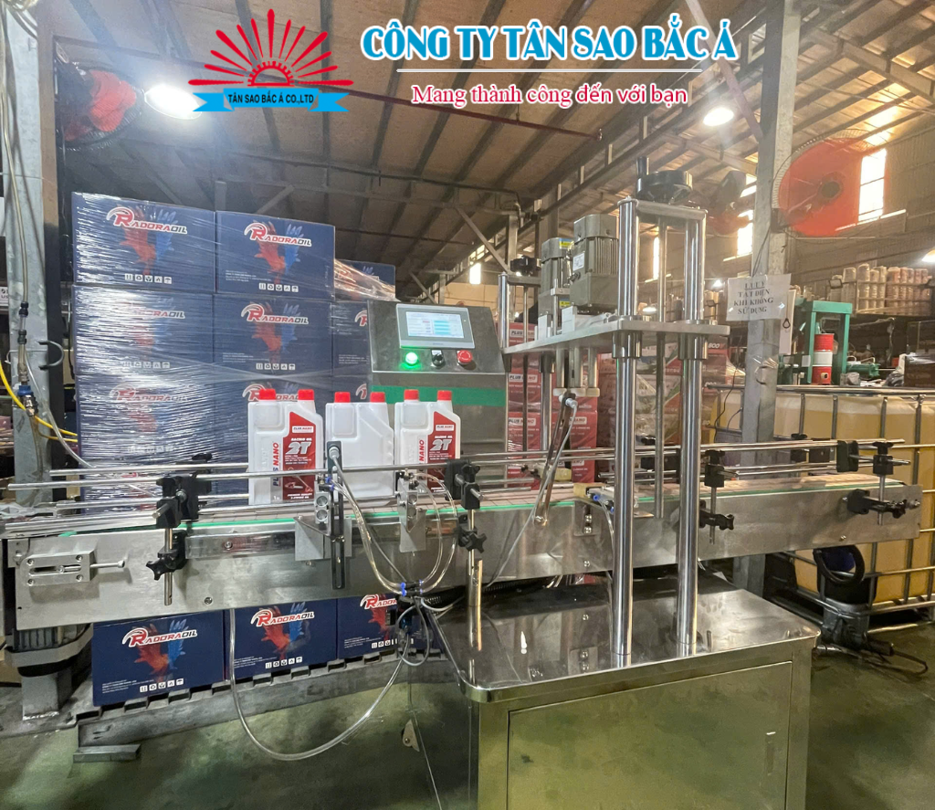 máy siết nắp chai nhớt