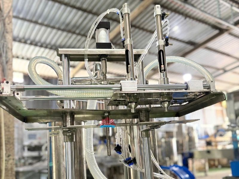 Máy chiết rót nước giặt 2 vòi bán tự động (1)